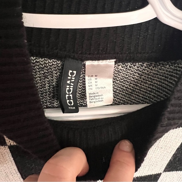 H&M (Divided) Colourblock Sweater Dress - Picture 6 of 6